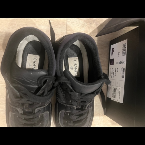 Chanel - Picture 3 of 5